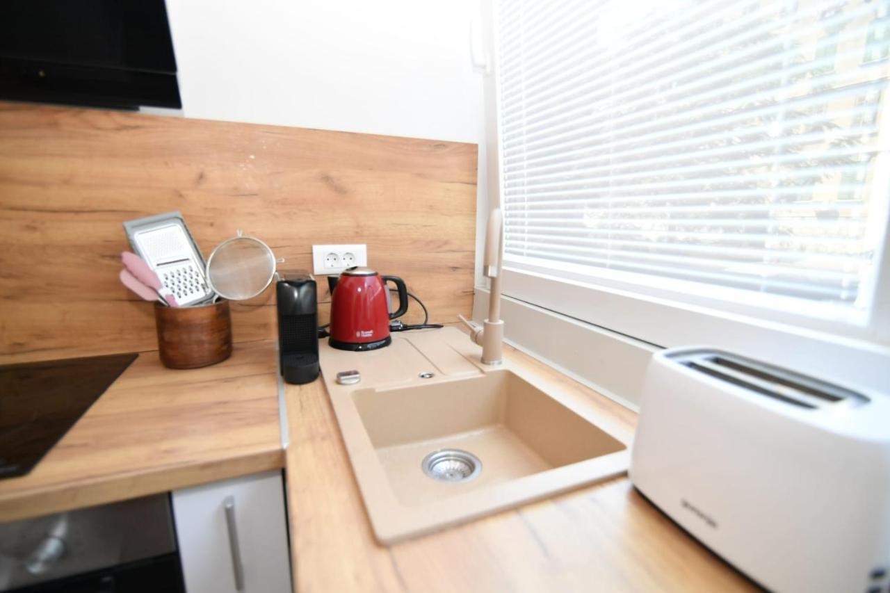 Nicole Apartment リエカ エクステリア 写真